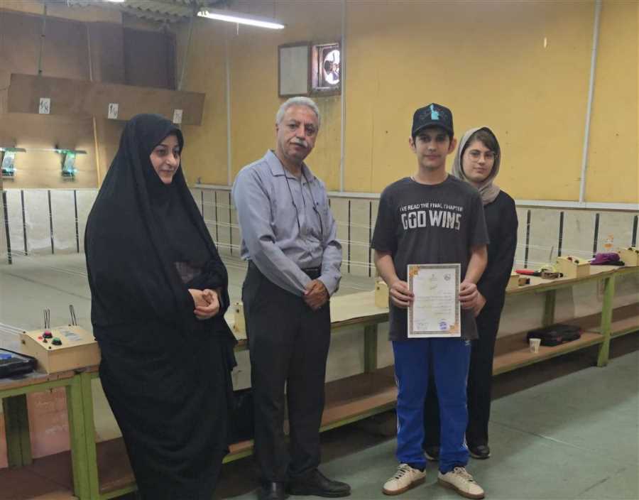 تیراندازان نوجوان گل کاشتند
