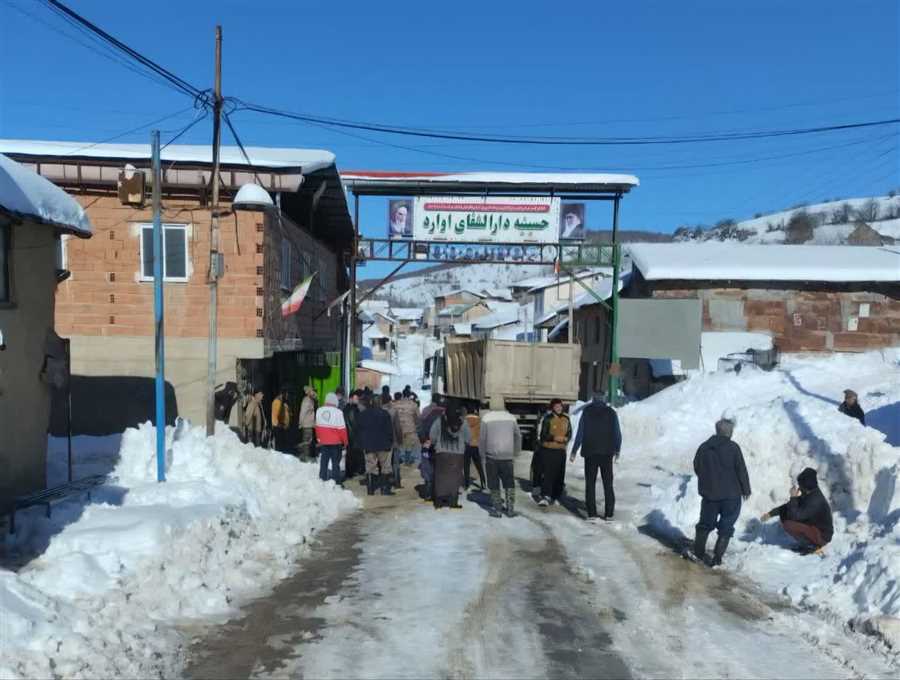 توزیع خوراک دام در مناطق کوهستانی و برف‌گیر مازندران