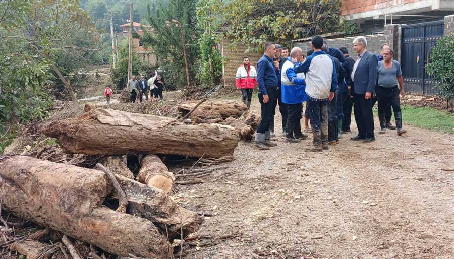 سیل، خوابِ مازندران را آشفته کرد / فرماندار ساری بر بالینِ "زرّین‌آباد"