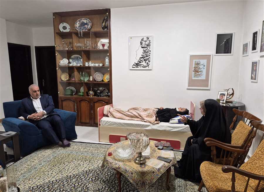 عیادت فرماندار ساری از خبرنگاران مصدوم خبرگزاری فارس