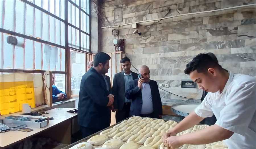 مردم بر عملکرد نانوایی‌ها نظارت کنند / قیمت نان کنجدی مشخص شد